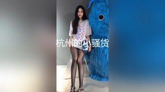 美女被老公送给两个油腻男