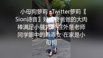 比较有味道的骚妹子，全程露脸发骚，听狼友指挥精彩展示，揉捏小奶子展示逼逼，道具插进去好疼，精彩别错过