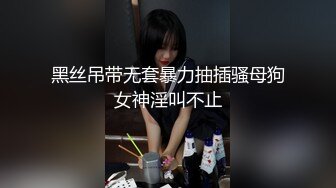 情人很喜欢我的唾液来润滑她的咪咪