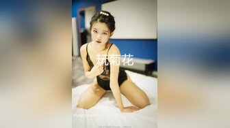 风骚老板娘全程露脸开着店门就在镜头前坦胸露乳，奶子上写着干我腿上还让草她，淫声荡语自慰骚穴高潮喷水