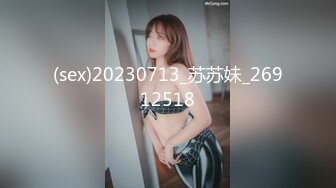 大师ChinaJoy展会CD系列美女模特裙底风光，灰色套装美女丁字裤也是灰色的