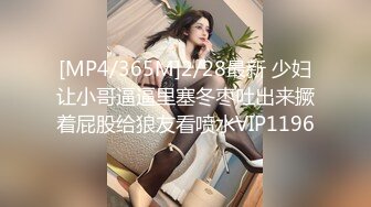 商场厕所偷拍刚开门出来拖地的小美女