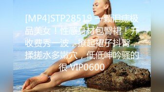 _巨乳美女 身材苗条 无毛小鲍鱼 被大洋吊无套输出 简单粗暴 勒着脖子后入猛怼 最后口爆吃精