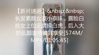 后入大屁股老婆，叫声销魂。