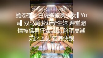 头套男和小女友无套女上n位打桩抽送，呻吟不止多角度暴力打桩对大鸡吧是爱不释手